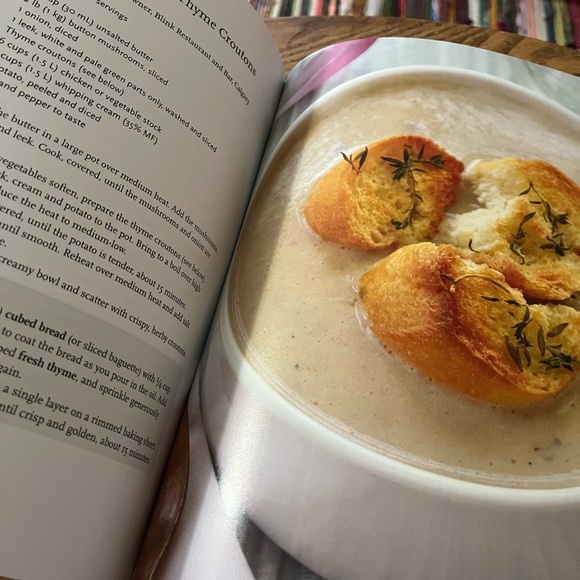 The Soup Sisters Cookbook 100 Simple Recipes To Warm Hearst One Bowl At A Time - Picture 3 of 7